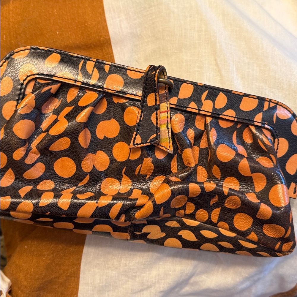 Vintage Clutch - Picture 2 of 9